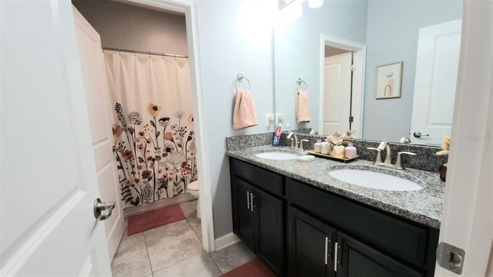 Image No.12-4 Bed Property for sale