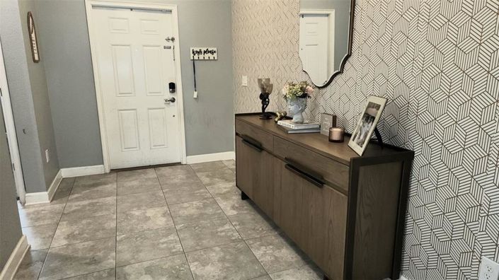 Image No.2-4 Bed Property for sale