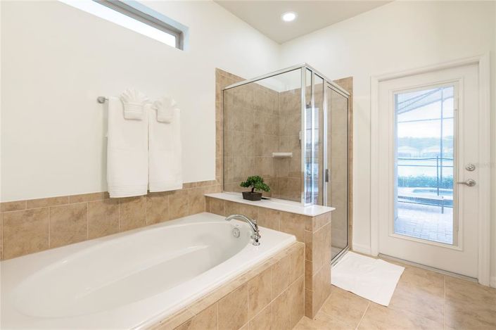 Image No.11-8 Bed Property for sale