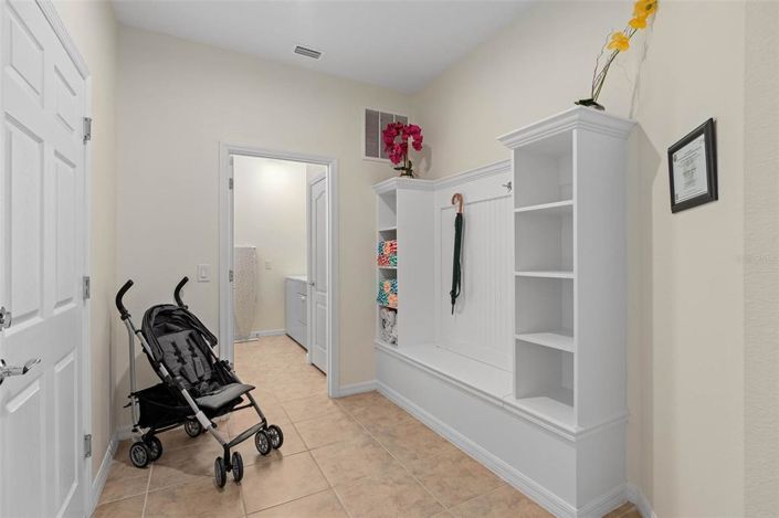 Image No.12-8 Bed Property for sale