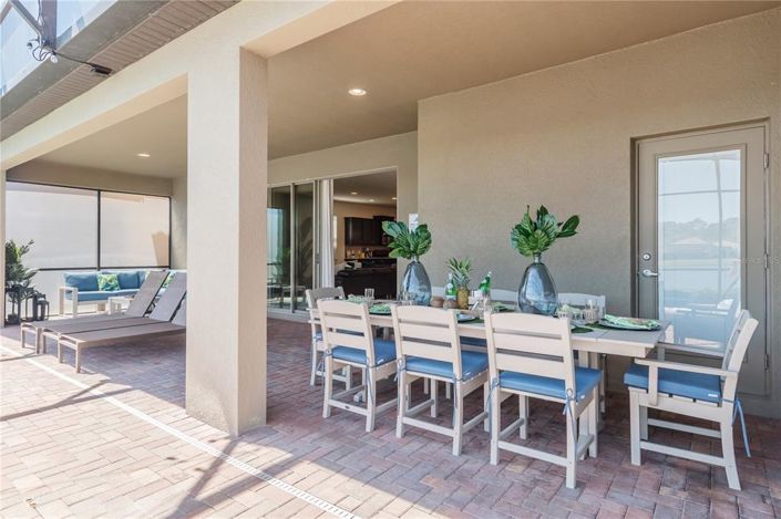 Image No.14-8 Bed Property for sale