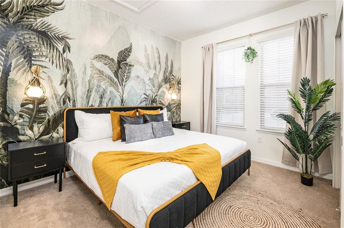 Image No.18-8 Bed Property for sale