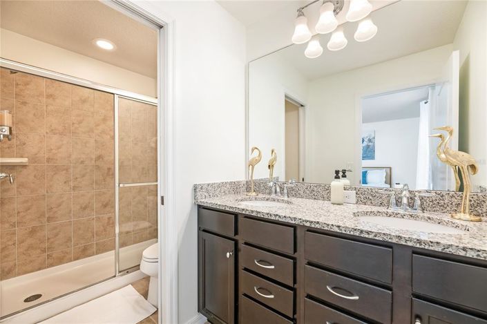 Image No.23-8 Bed Property for sale