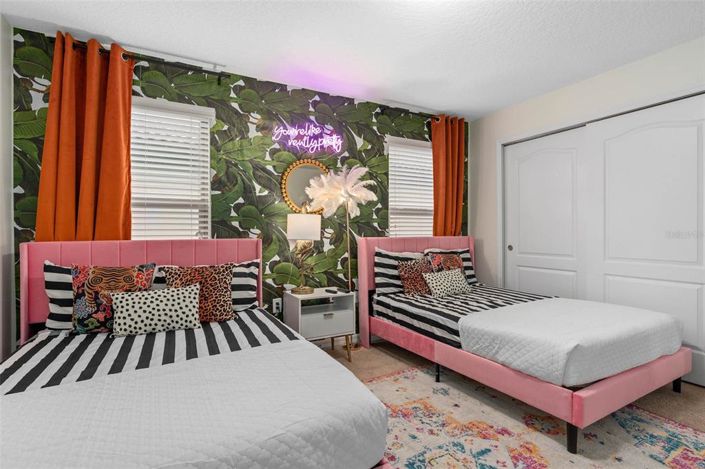 Image No.37-8 Bed Property for sale