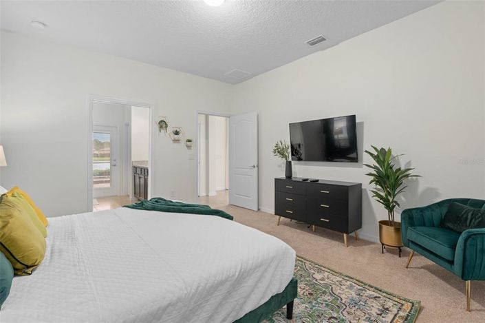 Image No.9-8 Bed Property for sale