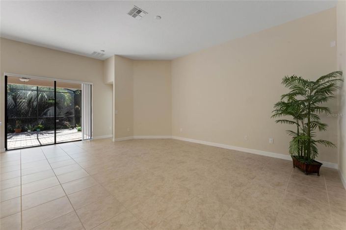 Image No.28-4 Bed Property for sale