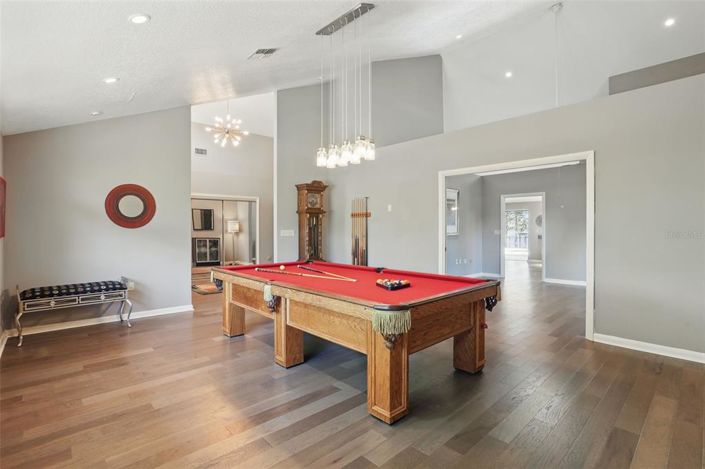 Image No.10-3 Bed Property for sale