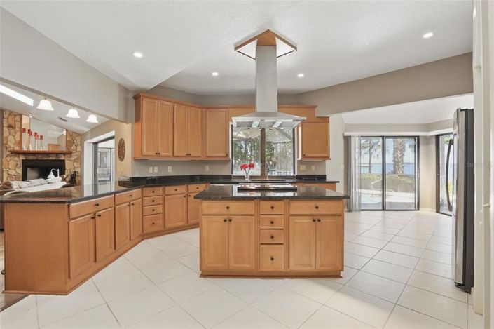 Image No.13-3 Bed Property for sale