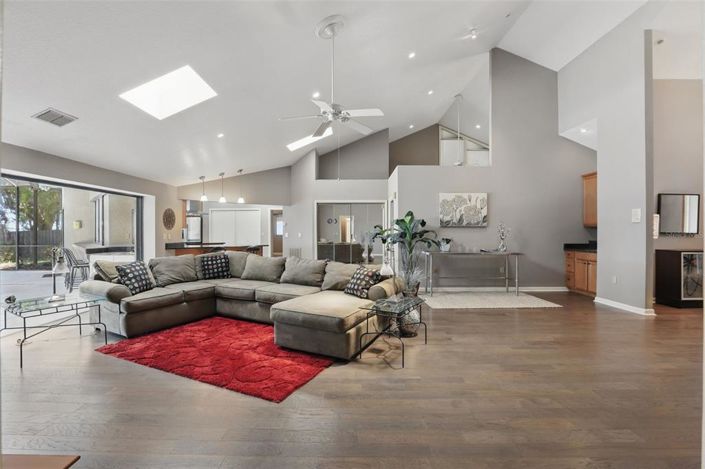 Image No.19-3 Bed Property for sale