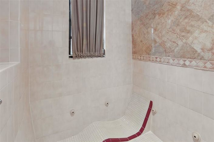 Image No.25-3 Bed Property for sale