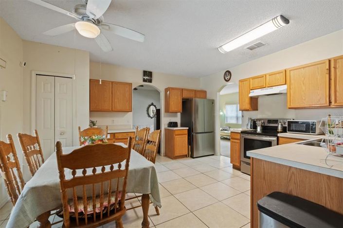 Image No.8-4 Bed Property for sale