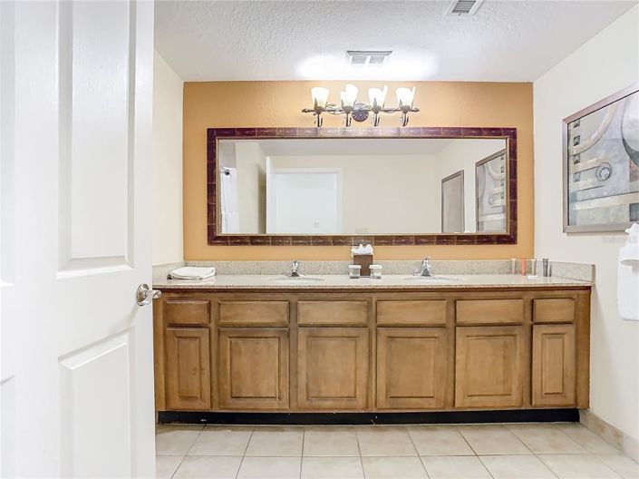 Image No.23-3 Bed Property for sale