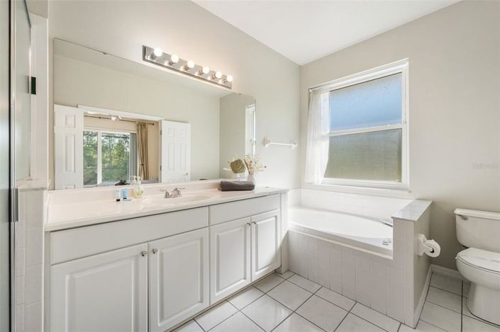 Image No.19-4 Bed Property for sale