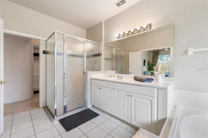 Image No.20-4 Bed Property for sale