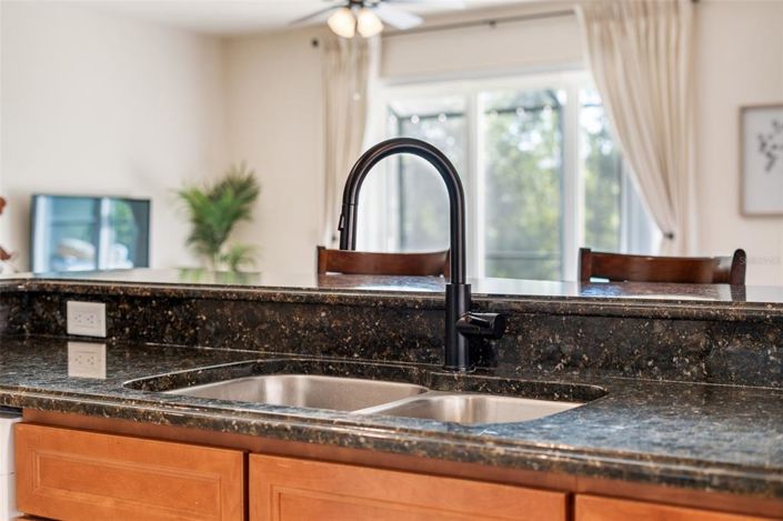 Image No.8-4 Bed Property for sale