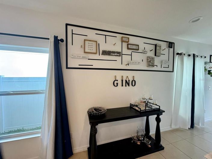 Image No.4-4 Bed Property for sale