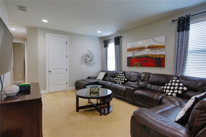 Image No.12-10 Bed Property for sale