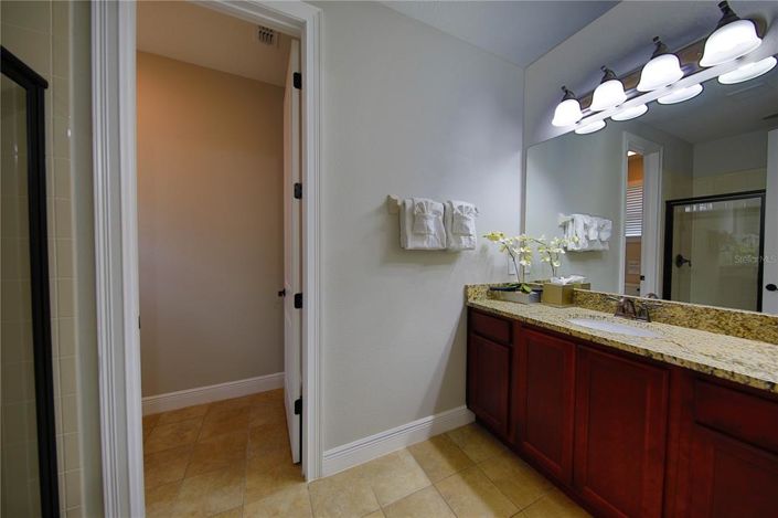 Image No.15-10 Bed Property for sale