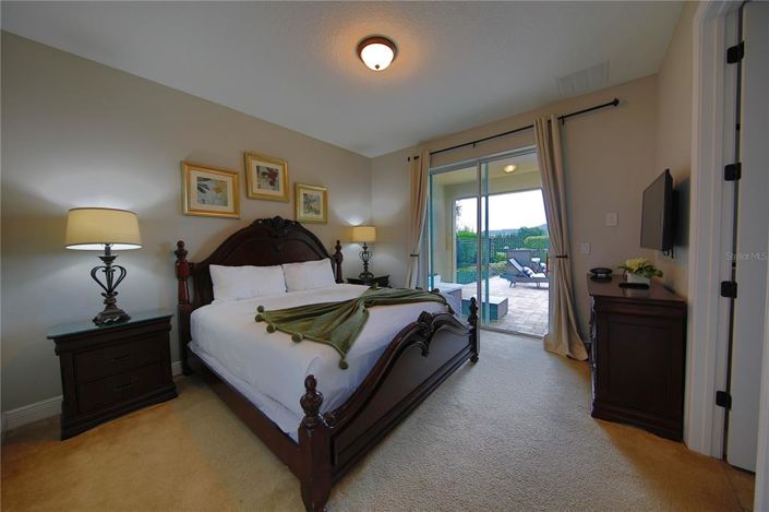 Image No.16-10 Bed Property for sale