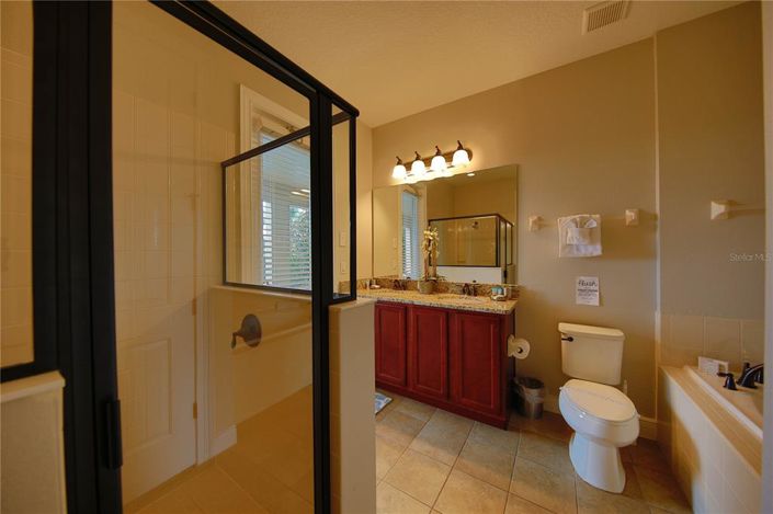 Image No.17-10 Bed Property for sale