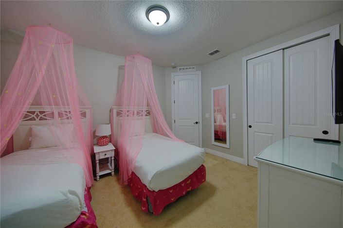 Image No.33-10 Bed Property for sale