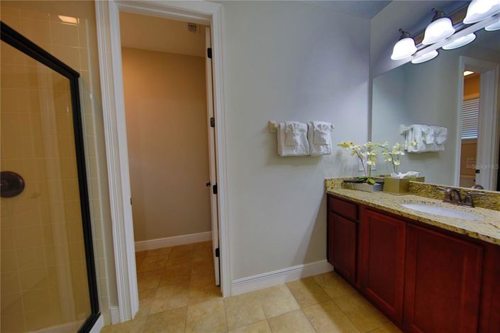 Image No.37-10 Bed Property for sale