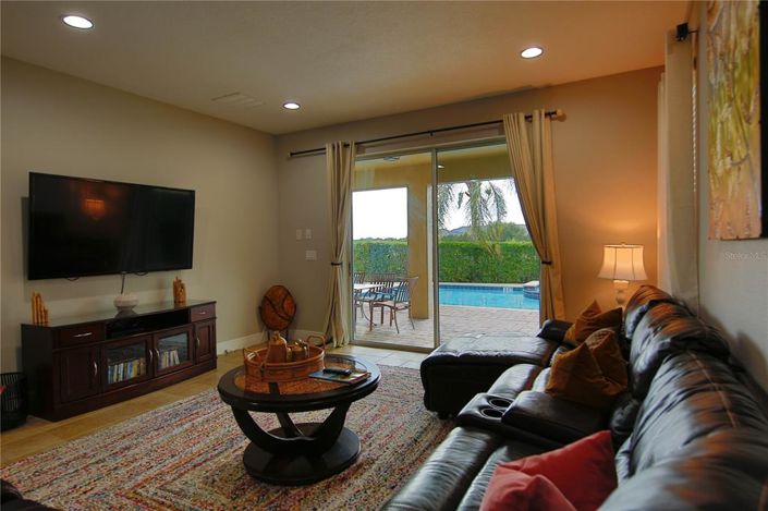 Image No.5-10 Bed Property for sale