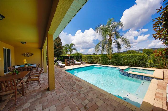 Image No.6-10 Bed Property for sale