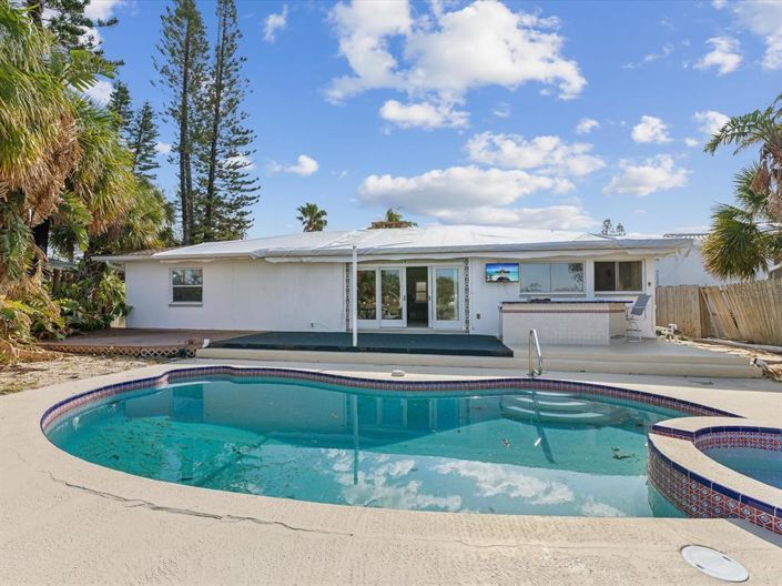 Image No.22-2 Bed Property for sale