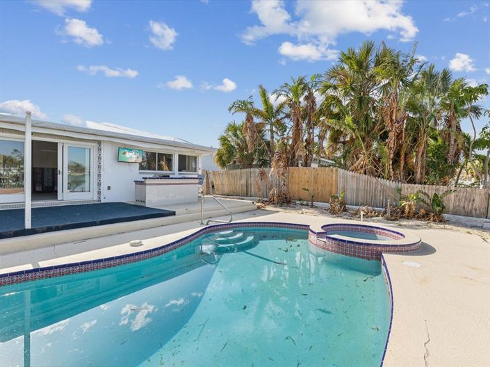 Image No.24-2 Bed Property for sale