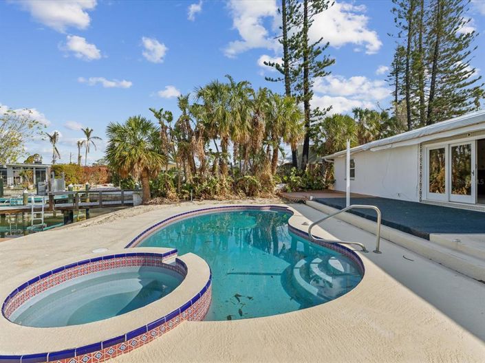 Image No.9-2 Bed Property for sale