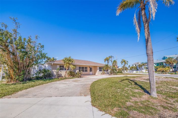 Image No.13-3 Bed Property for sale