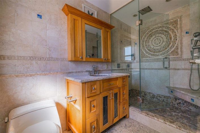 Image No.18-3 Bed Property for sale