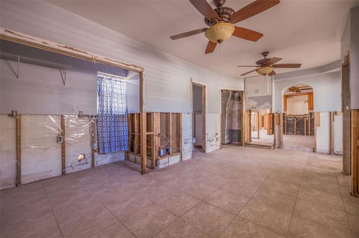 Image No.19-3 Bed Property for sale