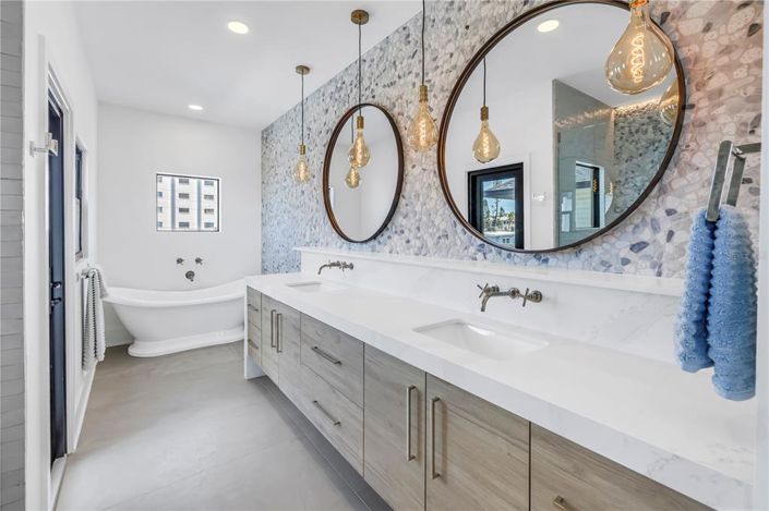 Image No.33-3 Bed Property for sale