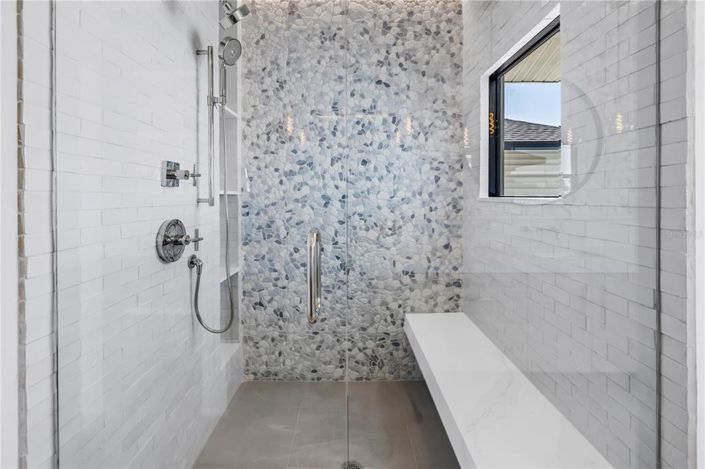 Image No.34-3 Bed Property for sale