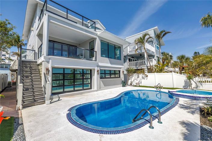 Image No.38-3 Bed Property for sale