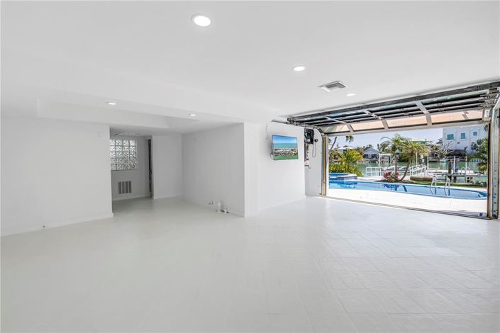 Image No.39-3 Bed Property for sale