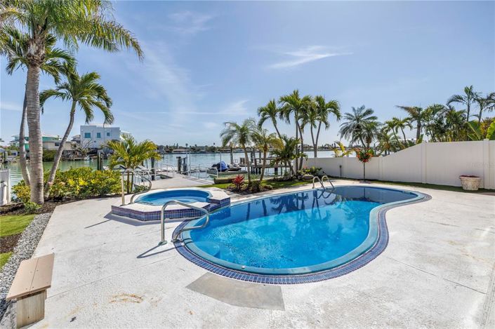 Image No.42-3 Bed Property for sale