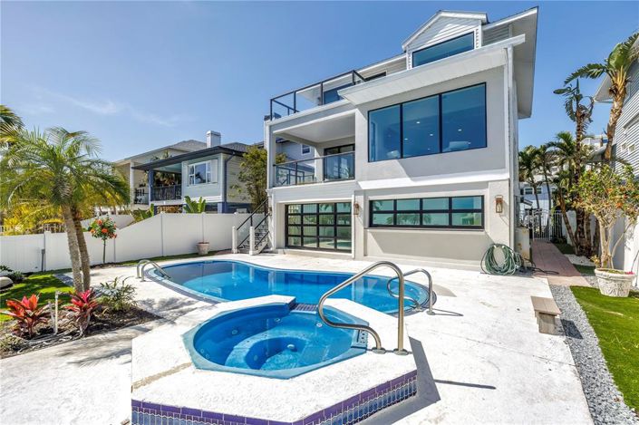 Image No.43-3 Bed Property for sale