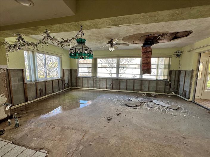 Image No.10-2 Bed Property for sale