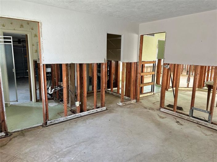 Image No.11-2 Bed Property for sale