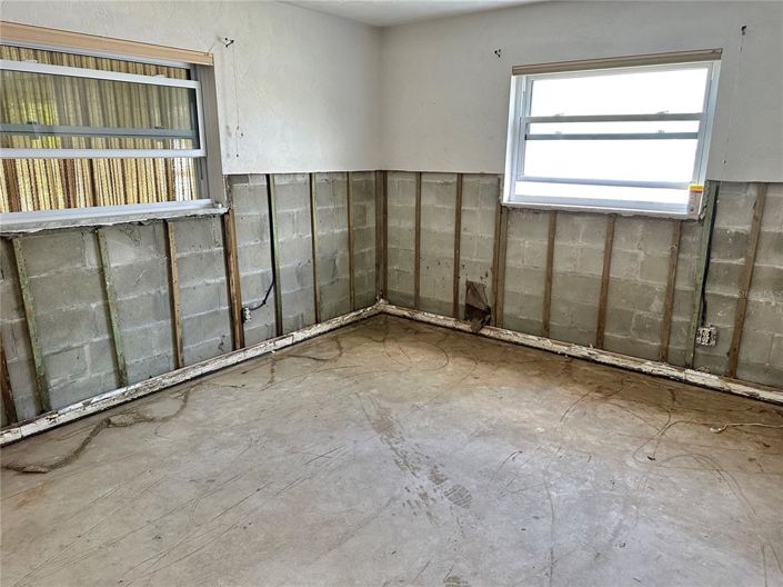 Image No.17-2 Bed Property for sale