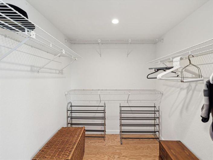 Image No.20-3 Bed Property for sale