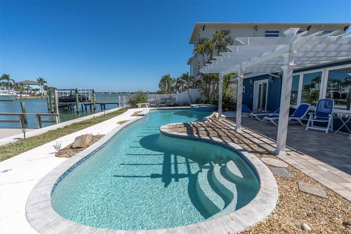 Image No.11-3 Bed Property for sale