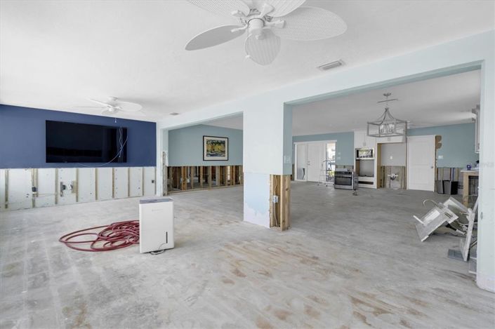 Image No.28-3 Bed Property for sale