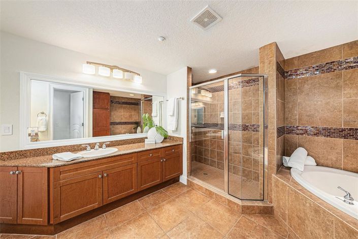 Image No.23-3 Bed Property for sale