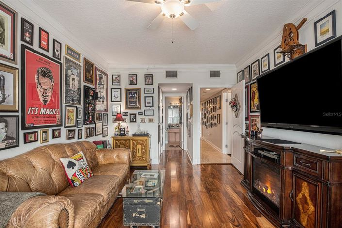 Image No.28-3 Bed Property for sale