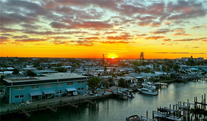 Image No.37-3 Bed Property for sale