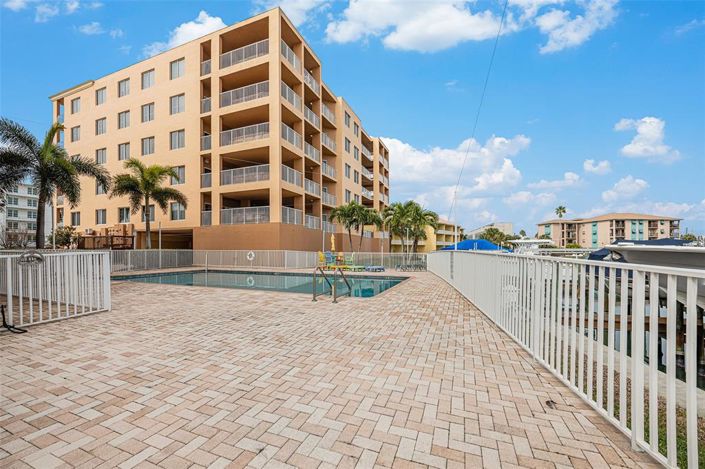 Image No.42-3 Bed Property for sale